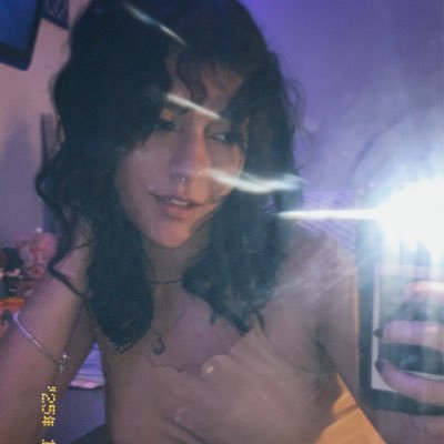 lekaconka's profile picture. estudante de biomed viciada em diva pop e fluminense