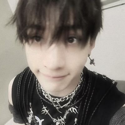 vlrmmoonchild's profile picture. produced by... #방찬