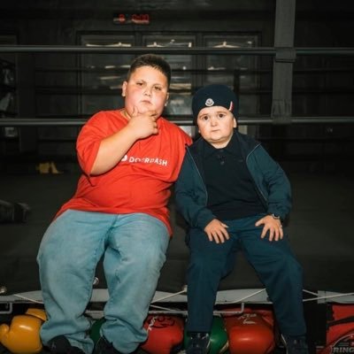 esisttommy's profile picture. 