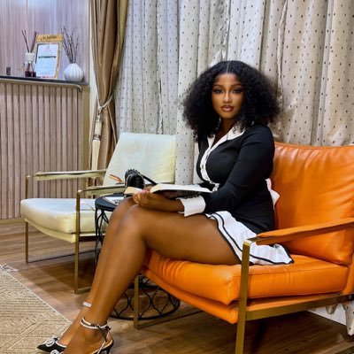 evi_pearl's profile picture. 