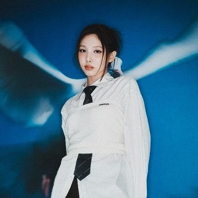 MoguMoguOnly's profile picture. she. bi.