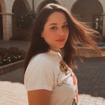 Vaneskitaa's profile picture. Criatura amada de Dios. Etérea, genuina escritora de bolsillo. Lectora desmesurada. Cultivando la bondad en el corazón. ¡Creciendo con cada etapa de la vida!