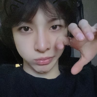 pissandballs5's profile picture. kpop boy freak ♡ https://t.co/WYVxMa5yB7