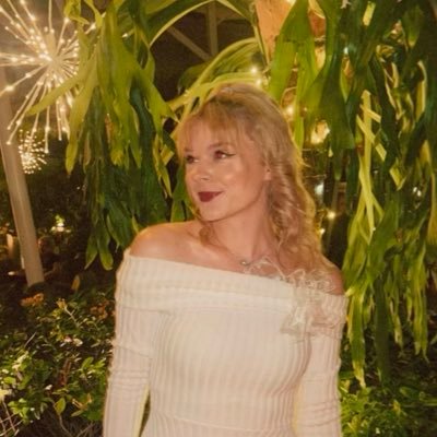 katelynnnh_'s profile picture. oh hi! ✨ listening to taylor swift or sabrina carpenter 🫶🏼🪩🦋debutation x2 🐍🤠