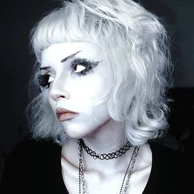 necrorgans's profile picture. 𝘺𝘰𝘶 𝘤𝘢𝘯'𝘵 𝘣𝘶𝘺 𝘮𝘺 𝘴𝘰𝘶𝘭.
 gothic subculture, movies, shoegaze
love my bf, fuck off.