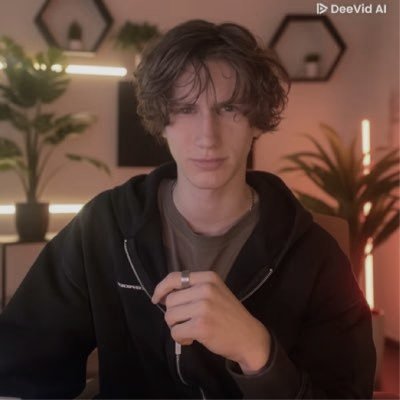 AkemyDesign's profile picture. 16 years old • Framer designer °°
In love with UW,UI, Growth and entrepreneurship.