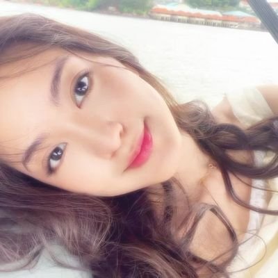 greeisel's profile picture. @snruick’s little galchester muse in salva hues and floating echoes.