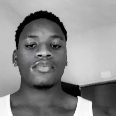 Gomba_10's profile picture. Footballer | poet 📝 | @arsenal