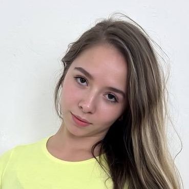 smalldwarfgirl's profile picture. You’re appreciated 🌟 Let’s chat ↙️