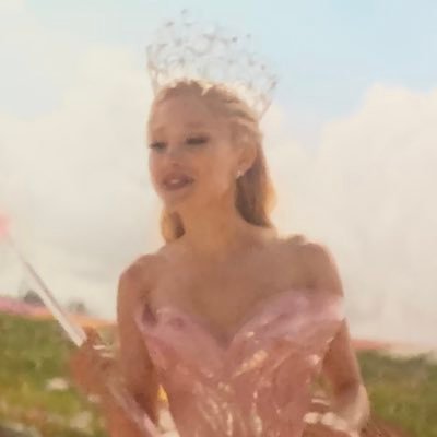 _musicspain's profile picture. 😔a lovestruck romeo sings the streets a serenade