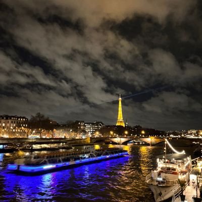 alexayelo's profile picture. 