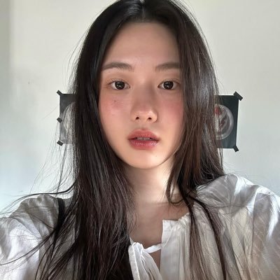 namvenu's profile picture. ˳ ㅤㅤㅤ˚ ㅤ⋅ ⊹ ⠀⠀segurança da informação ⠀| ⠀ estágiaria ⠀| ⠀ ꣑୧ ⠀@jossvso ⠀ ℐ ♡ ⠀─⠀⠀🧣⠀⠀hey snow, it's coming today⠀⠀☃️