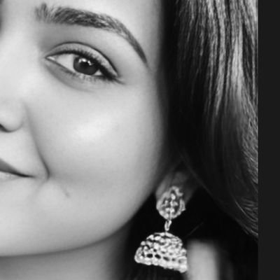 Krishhaa_RR's profile picture. என் வாழ்வில் நீ வந்தது விதி ஆனால்,  நீ எந்தன் உயிர் அன்றோ 
❤️‍🔥Sanam Teri Kasam❤️‍🔥

#VoiceOfKrisha 🎶🎙️ #krisha_writes 🖊️

🛑 DON'T repost/QT *IMAGES* 🛑