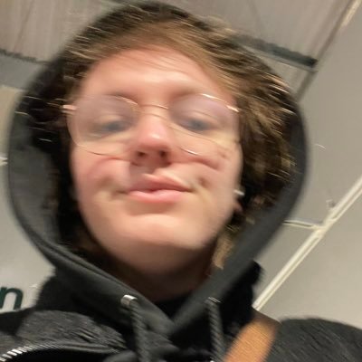 byelognotheylog's profile picture. Less esports more music and offline based version of @deluxesayshello // I sometimes take photos and videos of bands on tours I go on