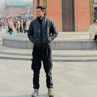 DataAnalyst1309's profile picture. I tell you the travel truths nobody shares | Hacks, hidden gems & scams to avoid | Founder: Chalo Ghoomein | 3,000+ happy travelers | Book your next trip ↓