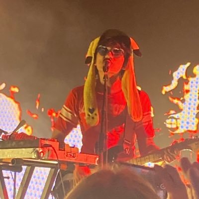 bwu_lonely's profile picture. 14, 5'10, he/him, DIV 2 pro Fortnite player (console pro only) not even putting single bc no one wants me (bisexual but no reason to even say that)