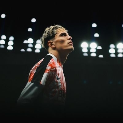 BiggestX10's profile picture. 