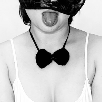 proyectohuell's profile picture. 💖 Soft Feral 🐾
Warm skin, soft bite.
Half shadow, half wild tenderness.
Follow my marks… I leave them everywhere.
OF ↓