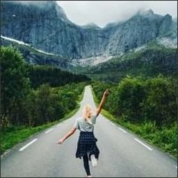 18zchr6a63769's profile picture. The world is vast, depending on how big your heart is