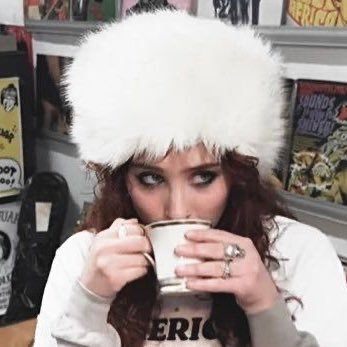 _abbyslvr's profile picture. ⚢ emily armstrong's wife !!