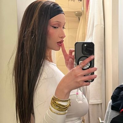 b0ujih's profile picture. the only red flag about me is:🇲🇦