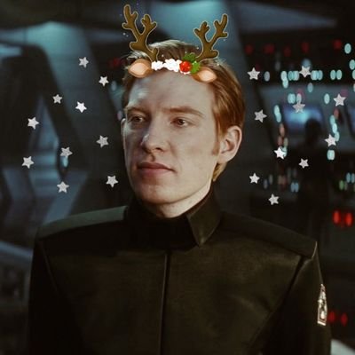 HUXLUVR's profile picture. clyde logan lover & general hux apologist 4ever 💕 18+ pls
