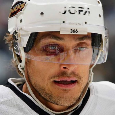 HockeyL69843853's profile picture. Àcid per tothom