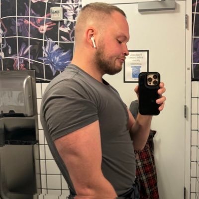 heaven_toniight's profile picture. 