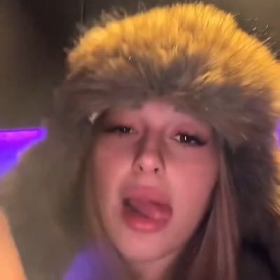 temizkizolucam's profile picture. gerek yok parlamam için senin o ışığına