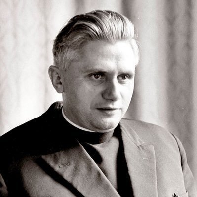 christusherz's profile picture. 𝐄𝐜𝐜𝐥𝐞𝐬𝐢𝐚 𝐃𝐞𝐢 ✝️