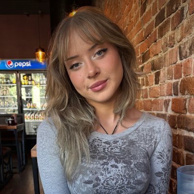 A_verysmiles's profile picture. Born and raised in Washington state!! 💕 Just started a new sketch