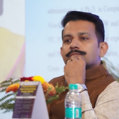 laskhya's profile picture. An IITian with Masters in Aerospace/ A cyber law enthusiast / a wanderer / #Sketch #watercolours and #acrylics #artist #ProudHindustani🚩. #NationFirst🇮🇳