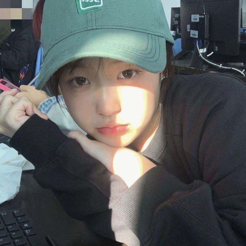 LynseyScotting's profile picture. Just because you’re pareidolic doesn’t mean you’re not seeing things