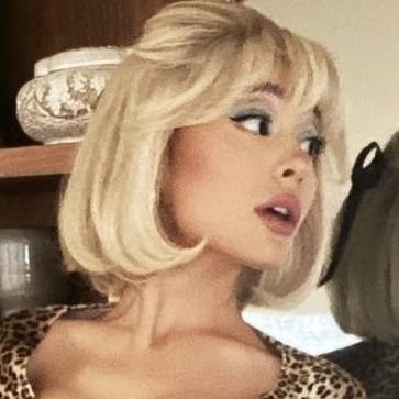 mavromatz's profile picture. go drinking (vai tomando)