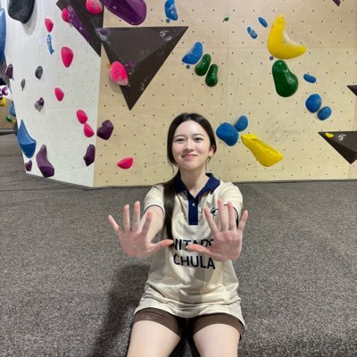 fromyourskyyyy's profile picture. the sky itself reels with love #ThongfahAlicha