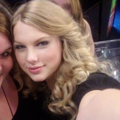 thealbatrs's profile picture. lol ur not olivia isabel rodrigo. 𐙚 ̊