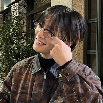 seosmiroh's profile picture. — 스키즈: i’m saucin’, livin’ in big seoul city