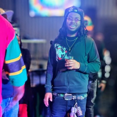 DonFreshi's profile picture. 🙏|🔥GяΔρнi¢ D⃟zия💻 | 🔥FΔѕнio̶и D⃟zия | GAMBLER || Content Creator | TikTok : iso Shinigami #Benji | https://t.co/vX7M9rpsI2| #RIPPPV