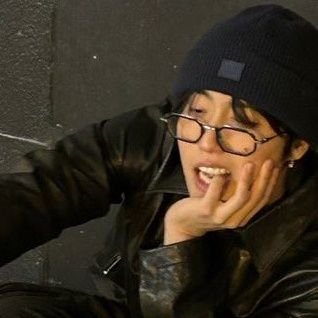 loulofm's profile picture. I only care about Stray Kids and Fashion the rest of the real world I don't give a fuck