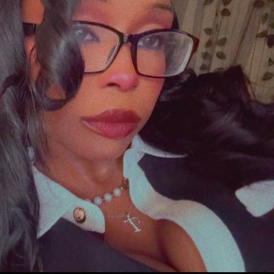 prettychocbunny's profile picture. 