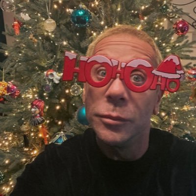 akouzaki's profile picture. Σκιπ ιντρο ⚫️⚪️