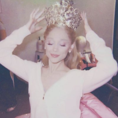 lindaIily's profile picture. ┊͙ ࿐ you are every word I softly speak ☕️ 🫧 reader, music enjoyer, 𝑑𝑎𝑦𝑑𝑟𝑒𝑎𝑚𝑒𝑟, always chasing magic 📖 cr: gingerb. bakery / writes at @with_angeIs ♡