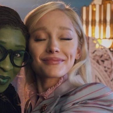 wqstside's profile picture. pink goes good with green ✶ ࣪˖࿐