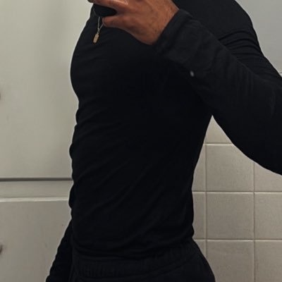 keep moving there’s nothing to see here people ….. Snapchat: yoovidd