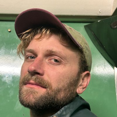 wetchas's profile picture. "it's what's on the outside that counts" - my mom.  ❤️: @mynameislegss