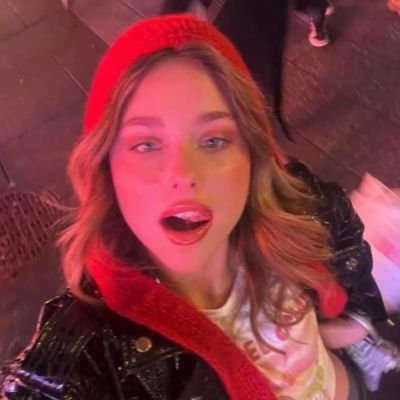 ayst49's profile picture. 🎸