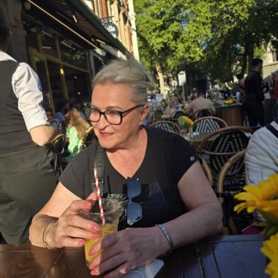 krystynka1112's profile picture. Prawdziwa milaść pragnie dobra przedmiotu miłości  /Umberto Eco”Imię Róży “