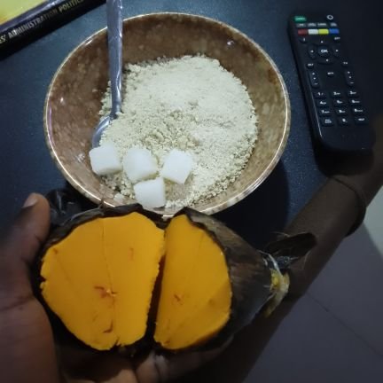 Anieke042's profile picture. it all.