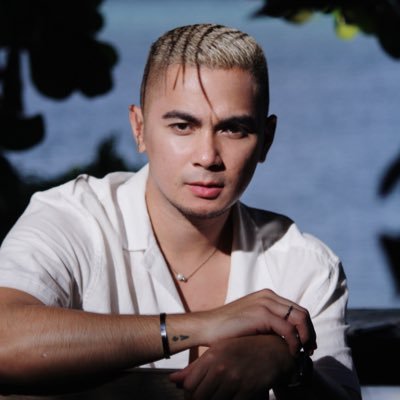 careron_'s profile picture. Painting the sky blue  ✈️ Aviation ♓️ ENFP