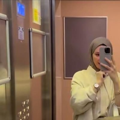 cokmutlubiryim's profile picture. 